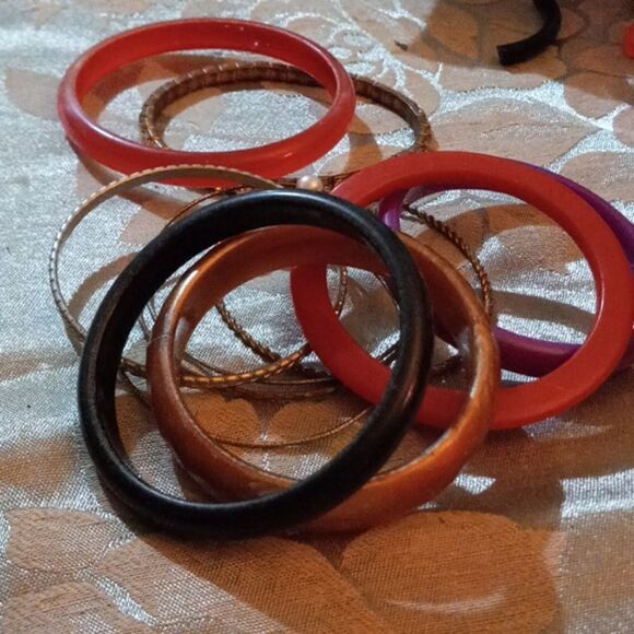 Free Bracelet bundle - Picture 3 of 3